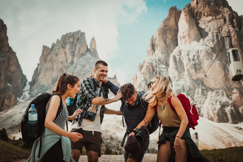 Friends travelling together